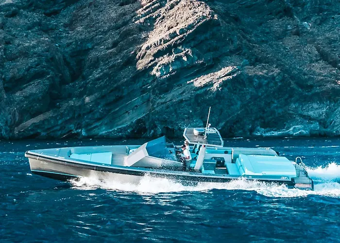 Santorini Private Tour - Sunny Zeus Tekne Oia