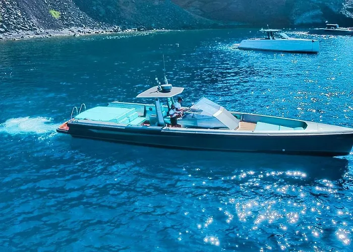 Santorini Private Tour - Sunny Zeus